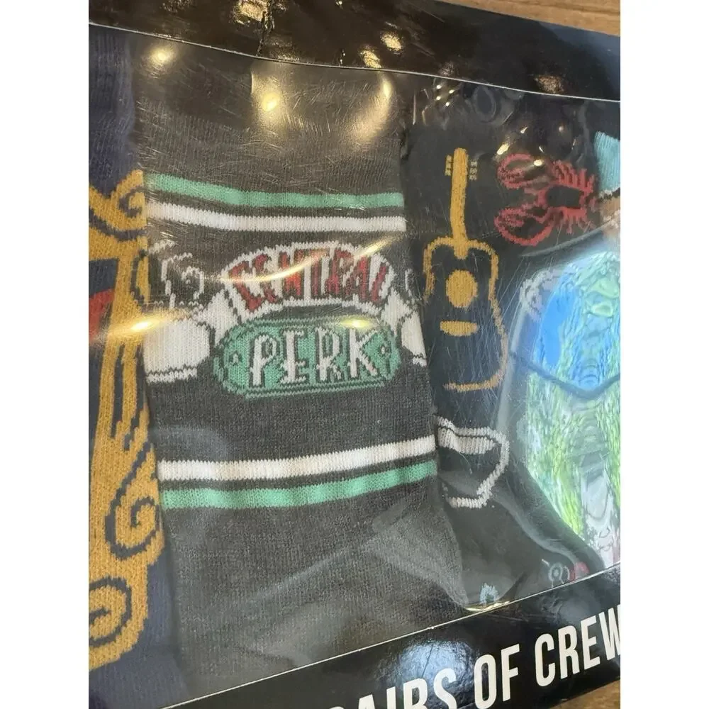 Friends The Television Series Crew Socks 5-Pairs Of Crew Socks Gift Set 6-12 New